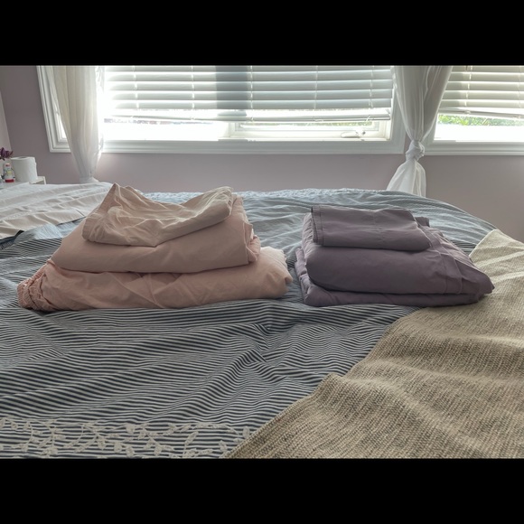 2 Twin-Sized Sheet Sets - Picture 3 of 3